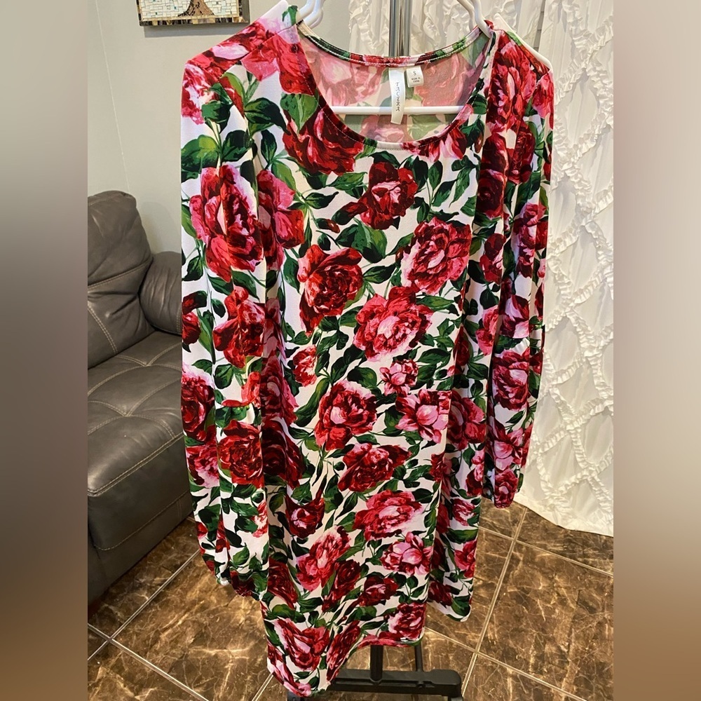 Tacera Roses Dress Size Small - Picture 6 of 7